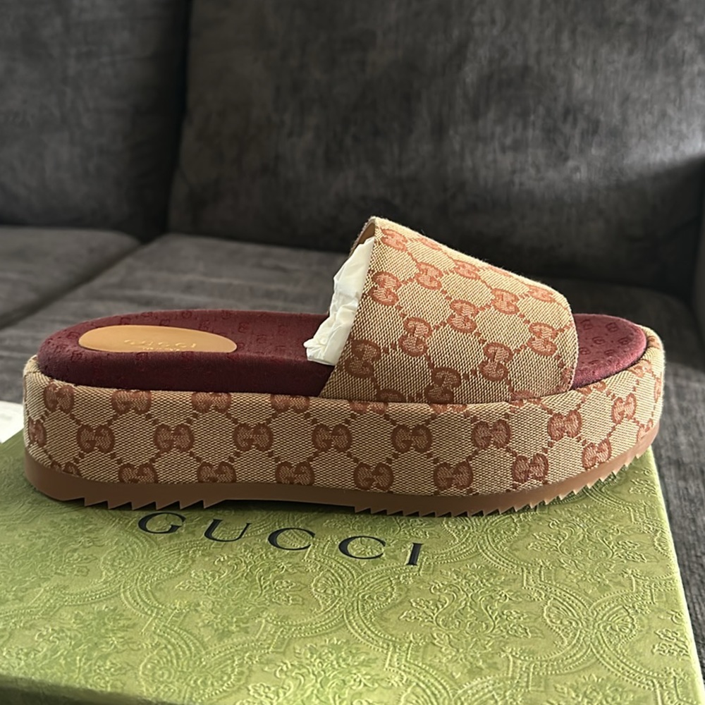 Women’s Gucci Sandal